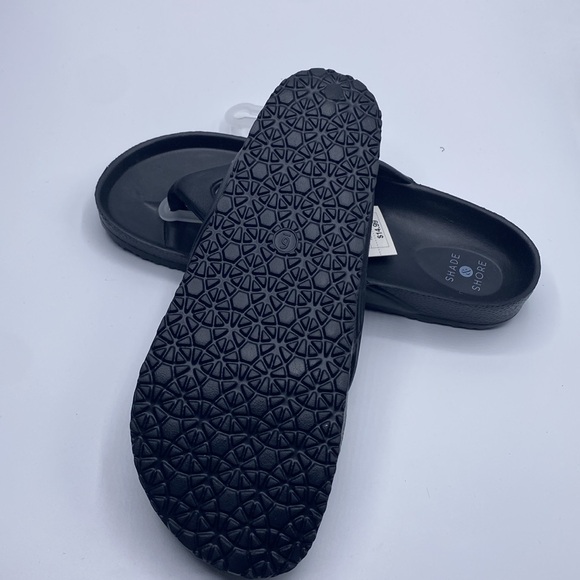 Shade & Shore Traci Footbed Sandals in Black - Picture 5 of 7